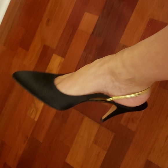 Silvia Florentina Silvia 8N Black & Gold Leather & Satin Sling Back EUC inBx - Picture 2 of 14